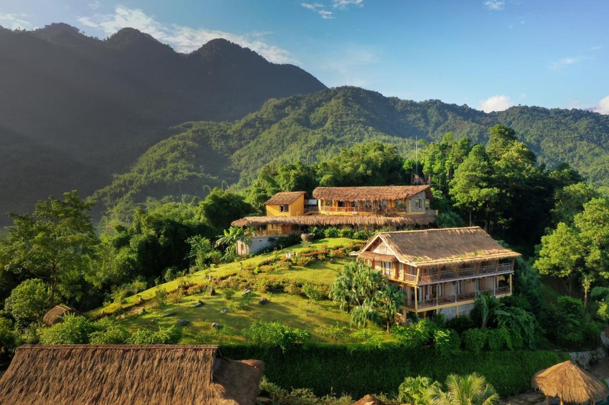 Highlights of the Mai Chau – Moc Chau 3 days 2 nights tour