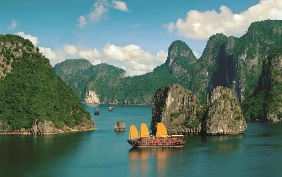 Highlights of Imazing Travel's 4-day, 3-night Ha Long - Sapa tour